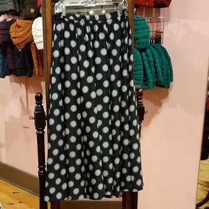 Long 100% polyester skirtskirt